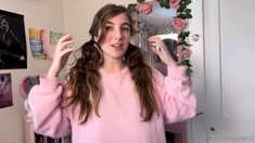 Hot Amateur Webcam Teen Masturbates For Their Fans