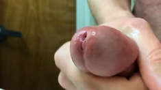 Amateur Handjob Ends In Hd Cumshot