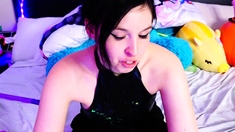 Brunette Solo Webcam Masturbation