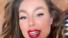PUSSY BABE BRUNETTE masturbating