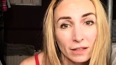 Amateur MILF in sexy stockings masturbates