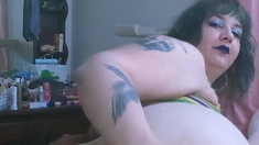 amateur vip ass masturbating on live webcam