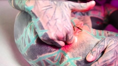 Solo tattoo girl Anuskatzz's anal masturbation