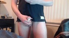 Amateur Guy Masturbates on Webcam