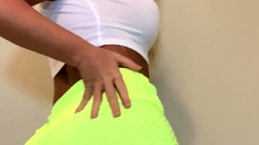 Close up MiLF getting it in the ass