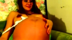 amateur preggo girl in webcam